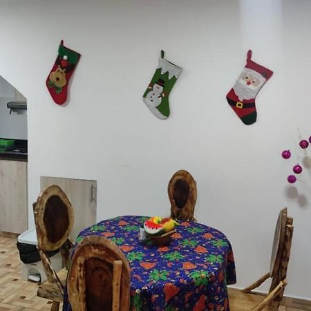 Viviendas Turisticas Sara Angel R1 サレント エクステリア 写真